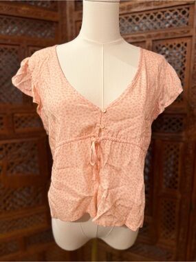 NWT Wild Fable Blush Pink Floral Flutter Sleeve Peplum Top | Size Medium